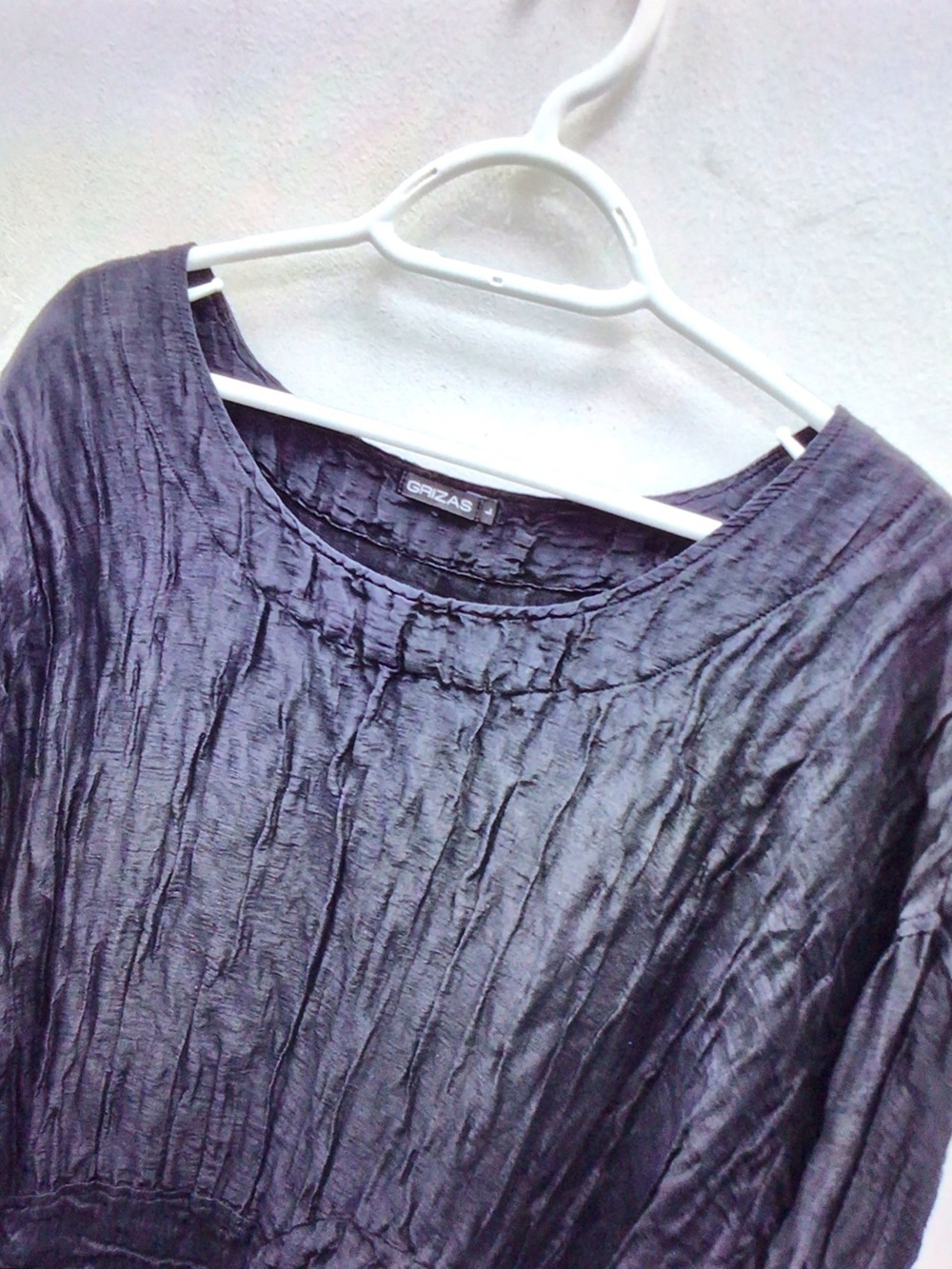 Grizas Textured Scoop-Neck Tunic in Black with Purple Sheen - Picture 2 of 6